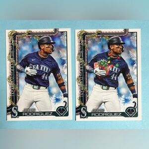 2- 2025 Topps Holiday Seattle M’s Julio Rodriguez cards #H186 Base+SP w/Present